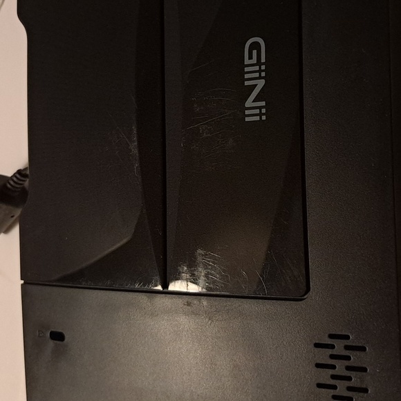 GIINII 8" Digital picture frame used but works great - Picture 6 of 9